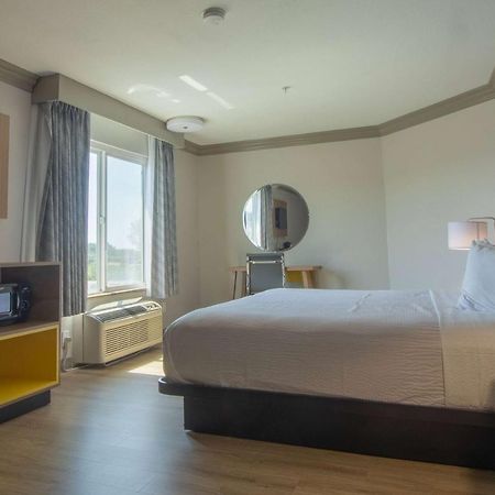 Days Inn By Wyndham Κάρλσμπαντ Εξωτερικό φωτογραφία