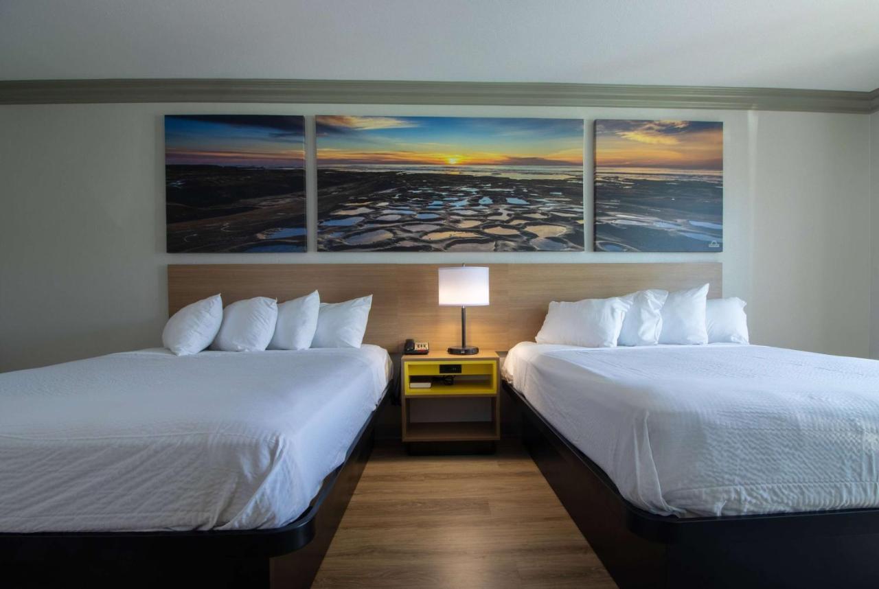 Days Inn By Wyndham Κάρλσμπαντ Εξωτερικό φωτογραφία