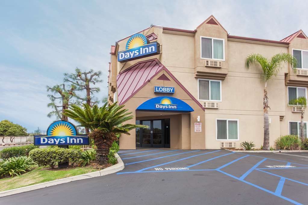 Days Inn By Wyndham Κάρλσμπαντ Εξωτερικό φωτογραφία