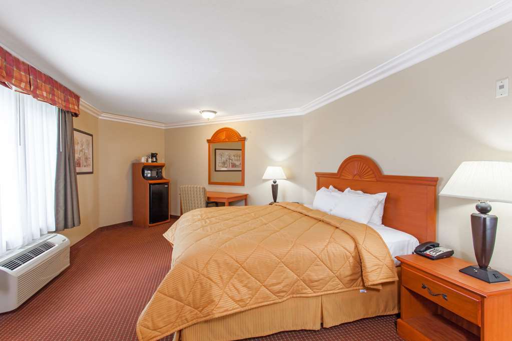 Days Inn By Wyndham Κάρλσμπαντ Δωμάτιο φωτογραφία